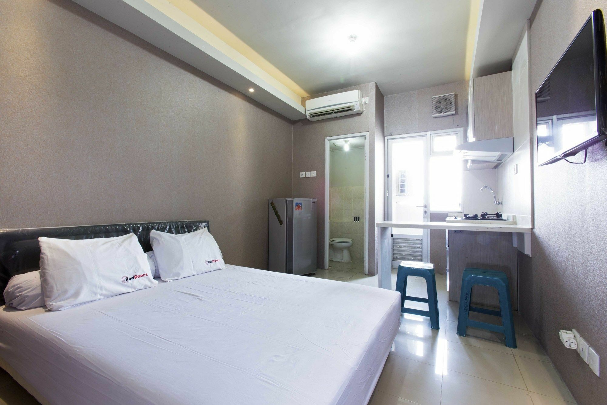 Reddoorz Apartment @ Pegangsaan Kelapa Gading 3 Jakarta Exterior photo