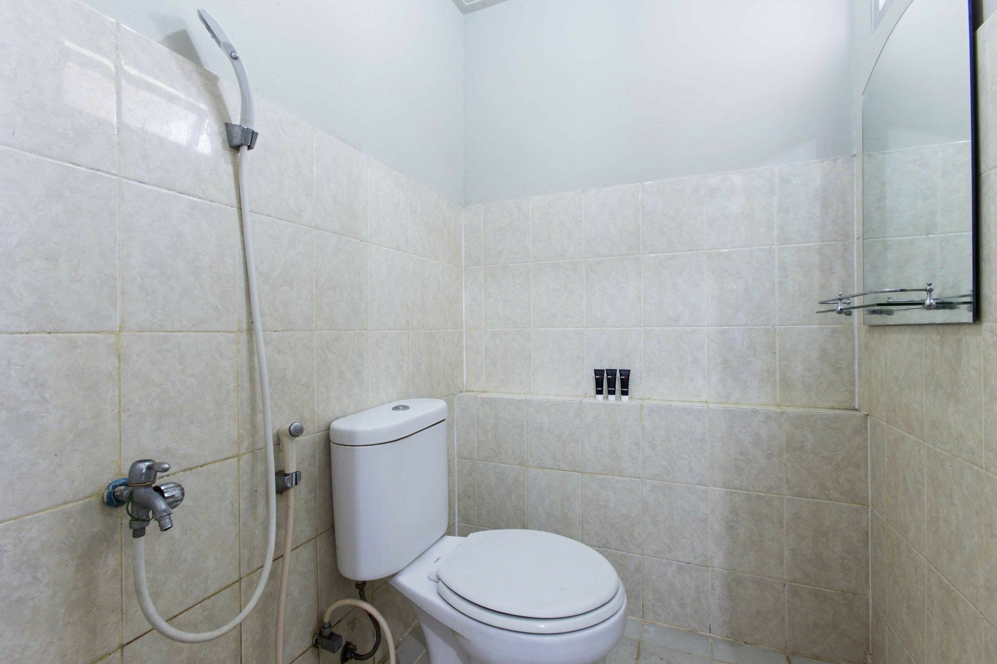 Reddoorz Apartment @ Pegangsaan Kelapa Gading 3 Jakarta Exterior photo